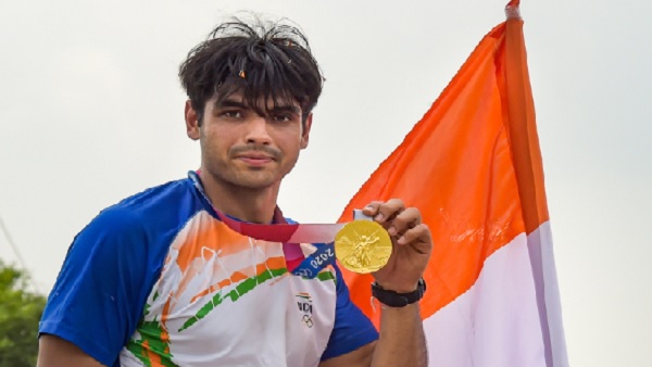 एक छात्र से सीधे ऑफिसर बने 