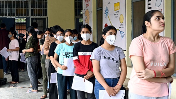 नीट मेडिकल क्षेत्र में जाने के लिए सबसे कठिन परीक्षा नीट मेडिकल क्षेत्र में जाने के लिए सबसे कठिन परीक्षा