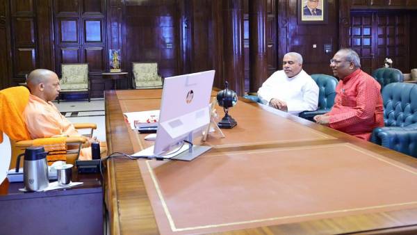 सीएम योगी ने संजय निषाद और राकेश सचान से की चर्चा 