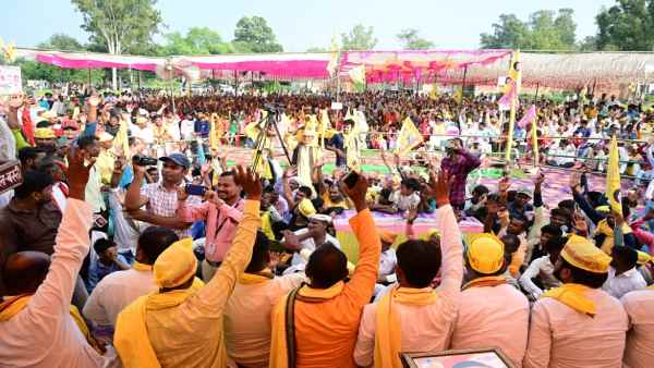 सावधान यात्रा के जरिए बागियों को जवाब देने की कोशिश