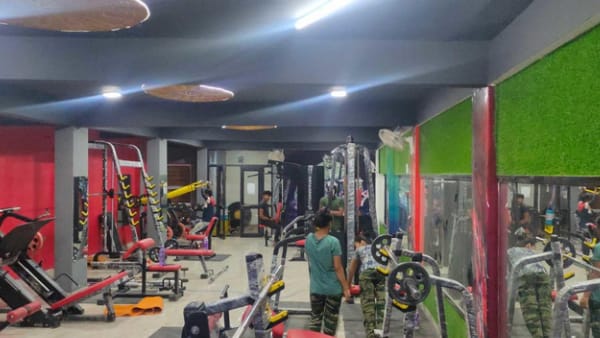 दूसरा दिन था जिम में जाना