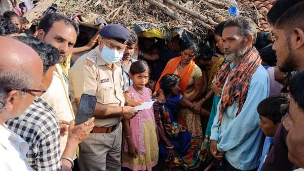 पुलिस ने दिखाई संवेदनशीलता पुलिस ने दिखाई संवेदनशीलता