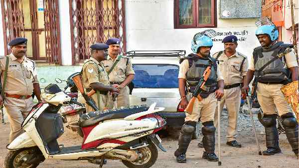 पीएफआई ने किया कार्रवाई का विरोध