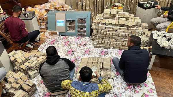 पीयूष जैन के घर और फैट्री में छापेमारी