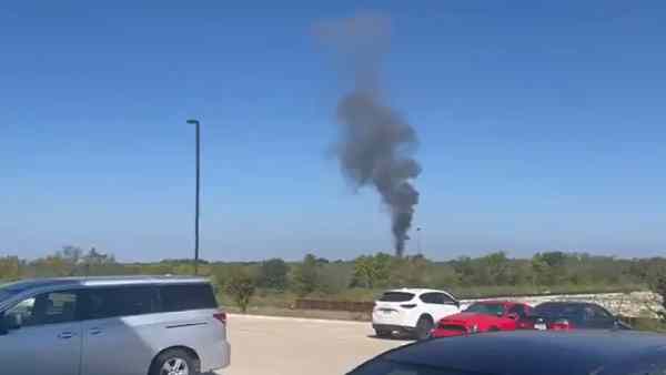 काफी ऊंचाई तक दिख रहा था धुआं काफी ऊंचाई तक दिख रहा था धुआं