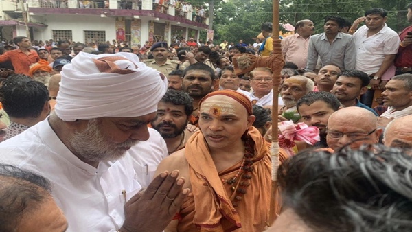 इन ख़ास लोगों की भी रही मौजूदगी 