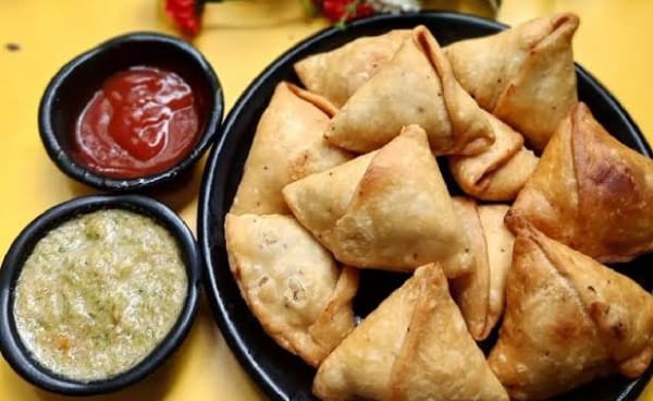 रीवा के स्पेशल समोसे रीवा के स्पेशल समोसे