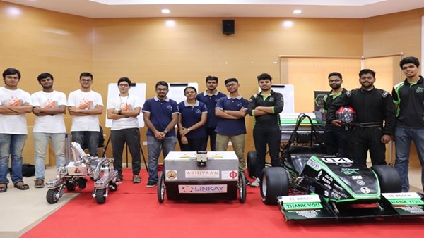 इंटरनेशनल मार्केट में 1 करोड़ में मिलती ऐसी कार इंटरनेशनल मार्केट में 1 करोड़ में मिलती ऐसी कार