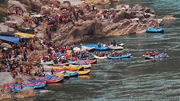 करीब 254 कं​पनियां यहां राफ्टिंग का संचालन कर रही 