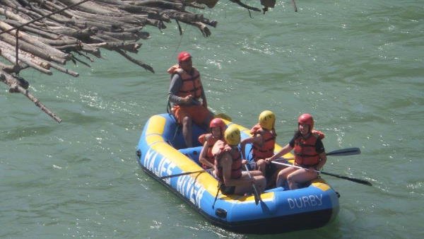9 किमी की राफ्टिंग 1 से 2 घंटे की होती है