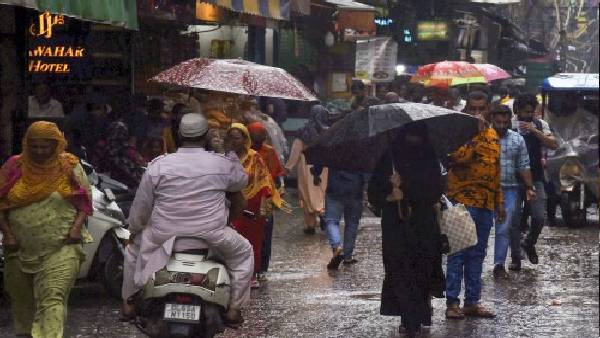 दिल्ली में झमाझम बारिश, उमस से राहत