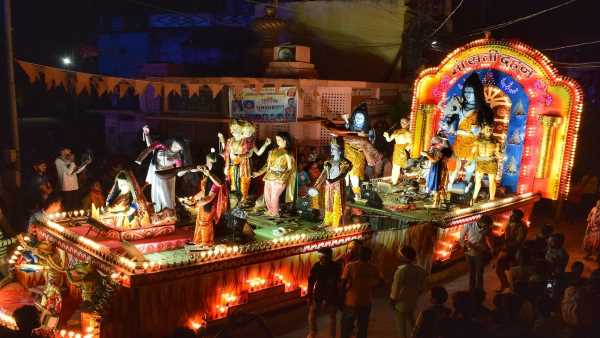 जानिए क्यों खास होती है यह झांकियां