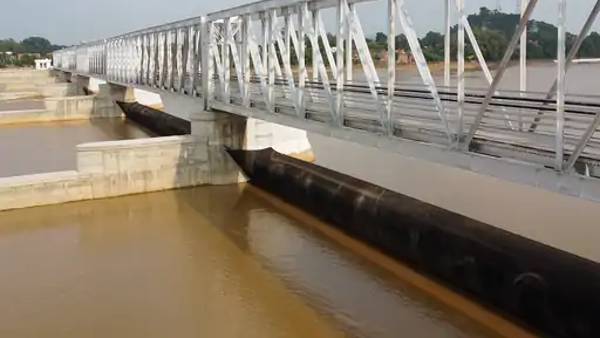 सीपेज रोकने के लिए रबर डैम का इस्तेमाल