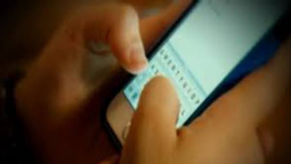 पेट, पीठ में चाकू के दर्जन भर प्रहार