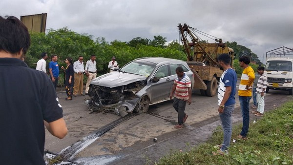 कार की स्पीड को लेकर कई सवाल उठे