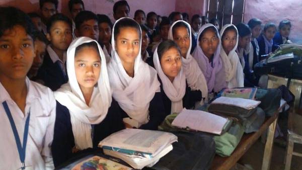 संस्कृत में बेबाकी से बात करते हैं छात्र