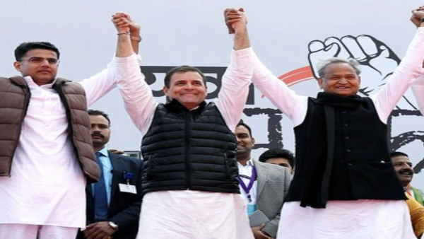 सोनिया गांधी से मुलाकात करने दिल्ली पहुंचे पायलट