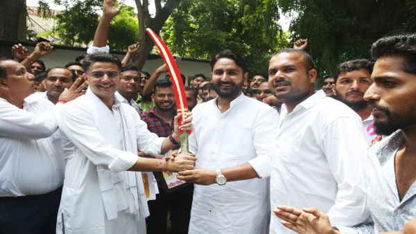 पायलट को नुकसान देगी बगावत 