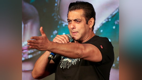 'ये लोग मुझे लेने के लिए मजबूर हैं'