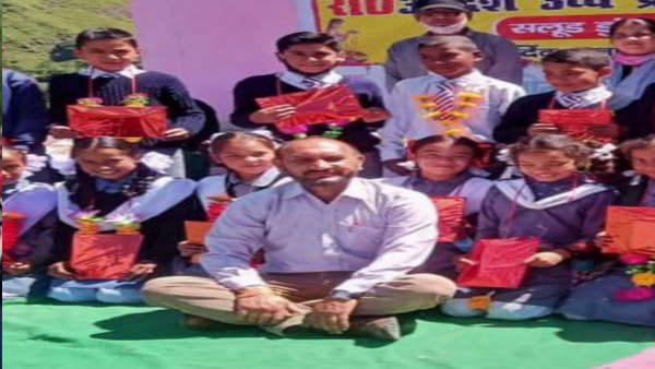 राजेश की कड़ी मेहनत से दो साल में प्राइवेट स्कूल बंद 