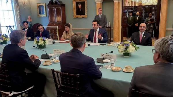 बाढ़ग्रस्त पाकिस्तान को अमेरिकी मदद