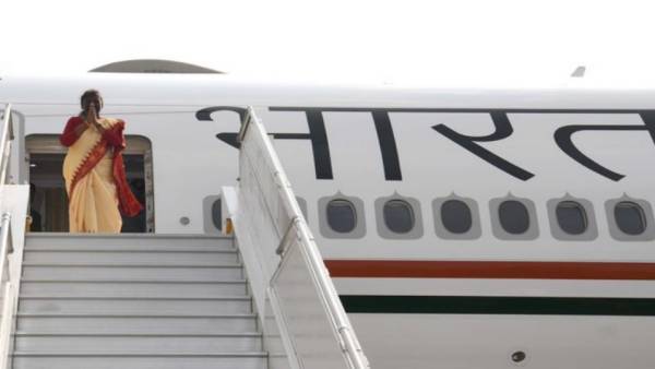 भारत से पहुंची राष्ट्रपति द्रौपदी मुर्मू