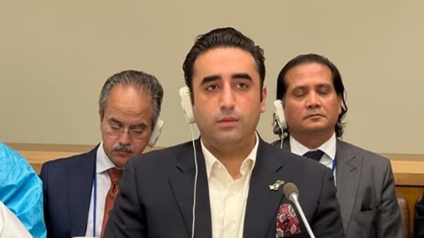 भारत-पाक संबंध पर जरदारी का जवाब भारत-पाक संबंध पर जरदारी का जवाब