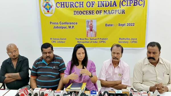बिशप के खिलाफ सामने आ रहे कई संगठन 