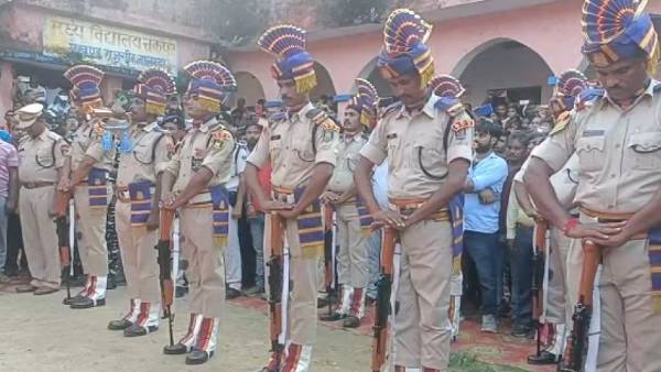 नक्सलियों से मुठभेड़ के दौरान हुए थे ज़ख्मी नक्सलियों से मुठभेड़ के दौरान हुए थे ज़ख्मी