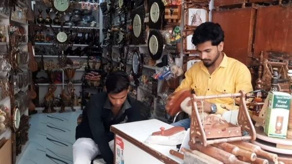 शिल्पकारों को करना पड़ता है समस्याओं का सामना