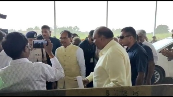 केंद्र और राज्य के अधिकारी जुटे हैं तैयारियों में