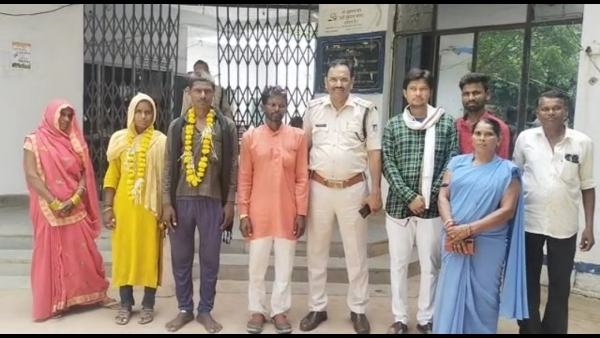 बालिग होने की वजह से पुलिस ने करवा दी शादी