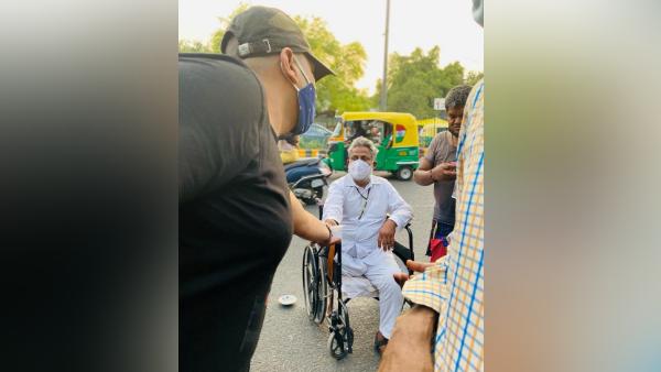 कैंसर की ट्रीटमेंट के दौरान पिता को खोया