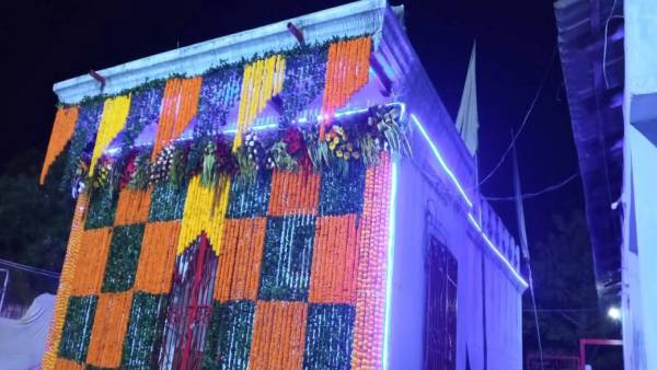 रानी अहिल्याबाई ने भी दुर्गा पूजा की रानी अहिल्याबाई ने भी दुर्गा पूजा की