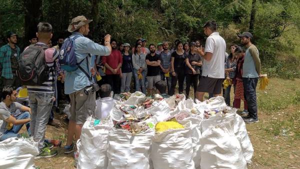 पर्यटक उद्देश्य के साथ यात्रा करें