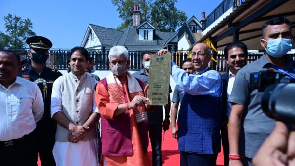 32 साल से सिनेमाघर बंद 32 साल से सिनेमाघर बंद