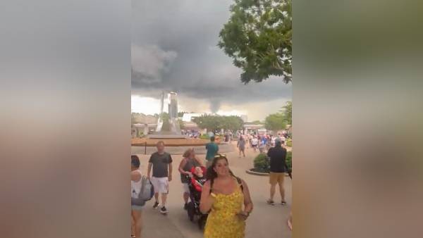 डिज़नी वर्ल्ड पर 