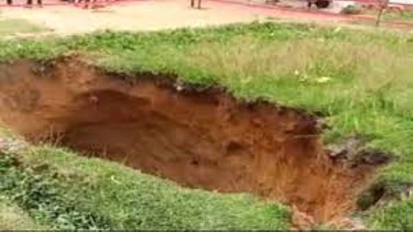 मुआवजे का लालच, जान जोखिम में डाल रहे लोग