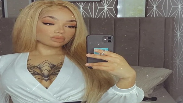 टैटू बनने पर बहुत खुश थी महिला