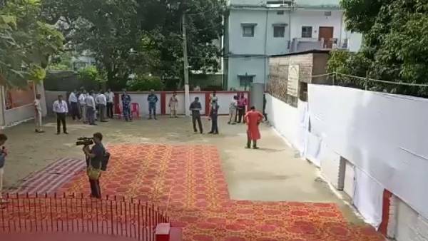 नवाब असद रज़ा ने दी थी मंदिर के लिए ज़मीन