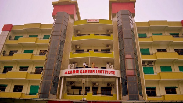 किस कोचिंग सेंटर से तनिष्का ने की है पढ़ाई