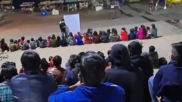 हर रोज शाम को लगती है क्लास 