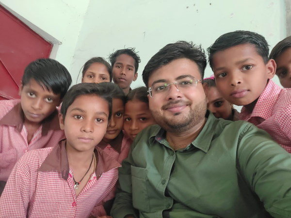 टीचर शिवेंद्र सिंह बघेल का इंटरव्‍यू