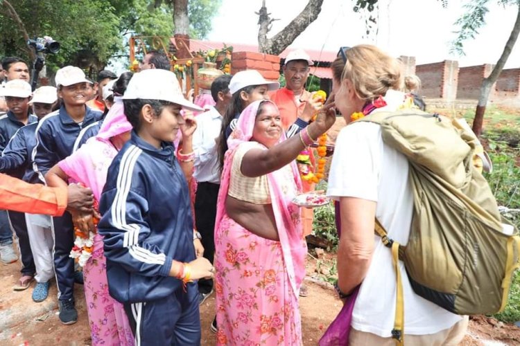 ओरछाः आईसीआईटी ने स्मारकों व पर्यटन की व्यवस्थाओं को देखा