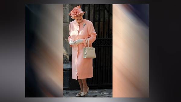 महारानी के पर्स में खास संदेश