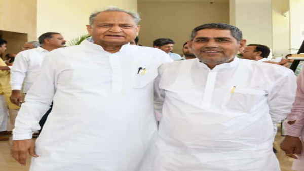 थानागाजी विधायक बोले ठेकेदार ने मेरे बेटों को फंसाया