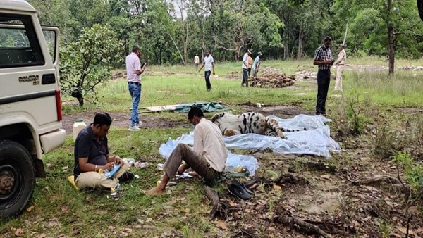 पीएम के बाद कराया गया अंतिम संस्कार 