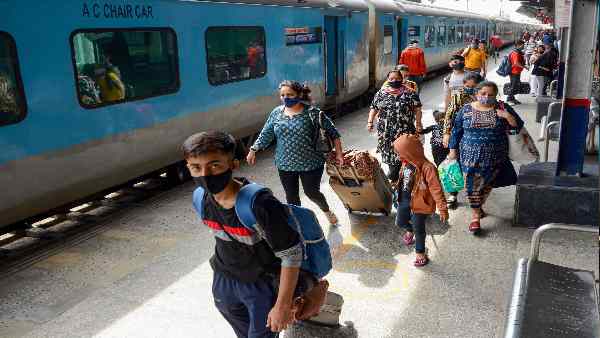 सभी ट्रेनों के टीटीई को मिलेगी यह डिवाइस