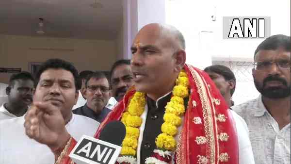 कांग्रेस अध्यक्ष पद के तीसरे उम्मीदवार हैं केएन त्रिपाठी