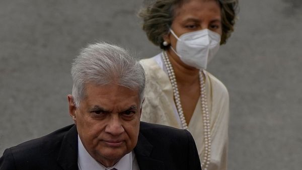 आयात प्रतिबंध, प्राइस कैप और कोटा